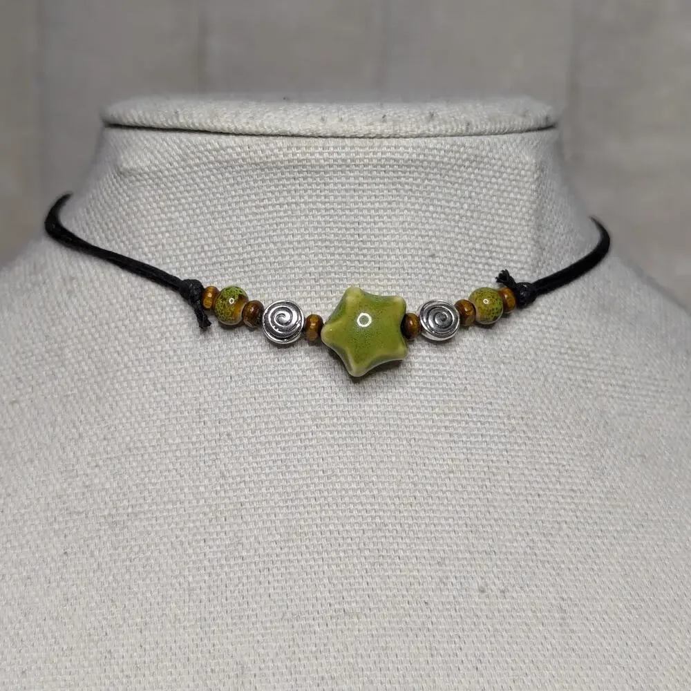 Green Star Y2K Hippie Boho Ceramic Silver Swirl Spiral Beaded Choker Necklace
